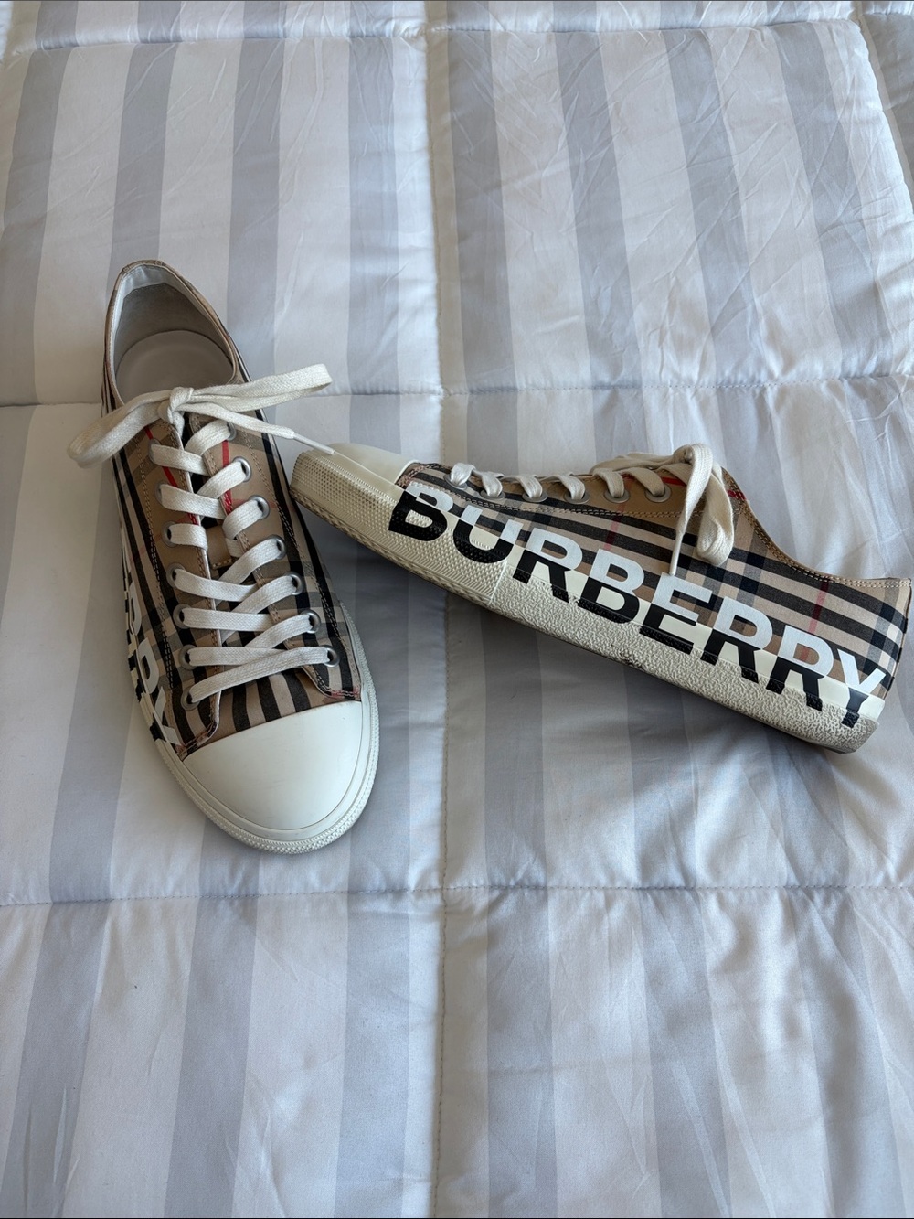 Men’s Burberry Larkhall Low-Top Sneakers , size EU44, archive beige check